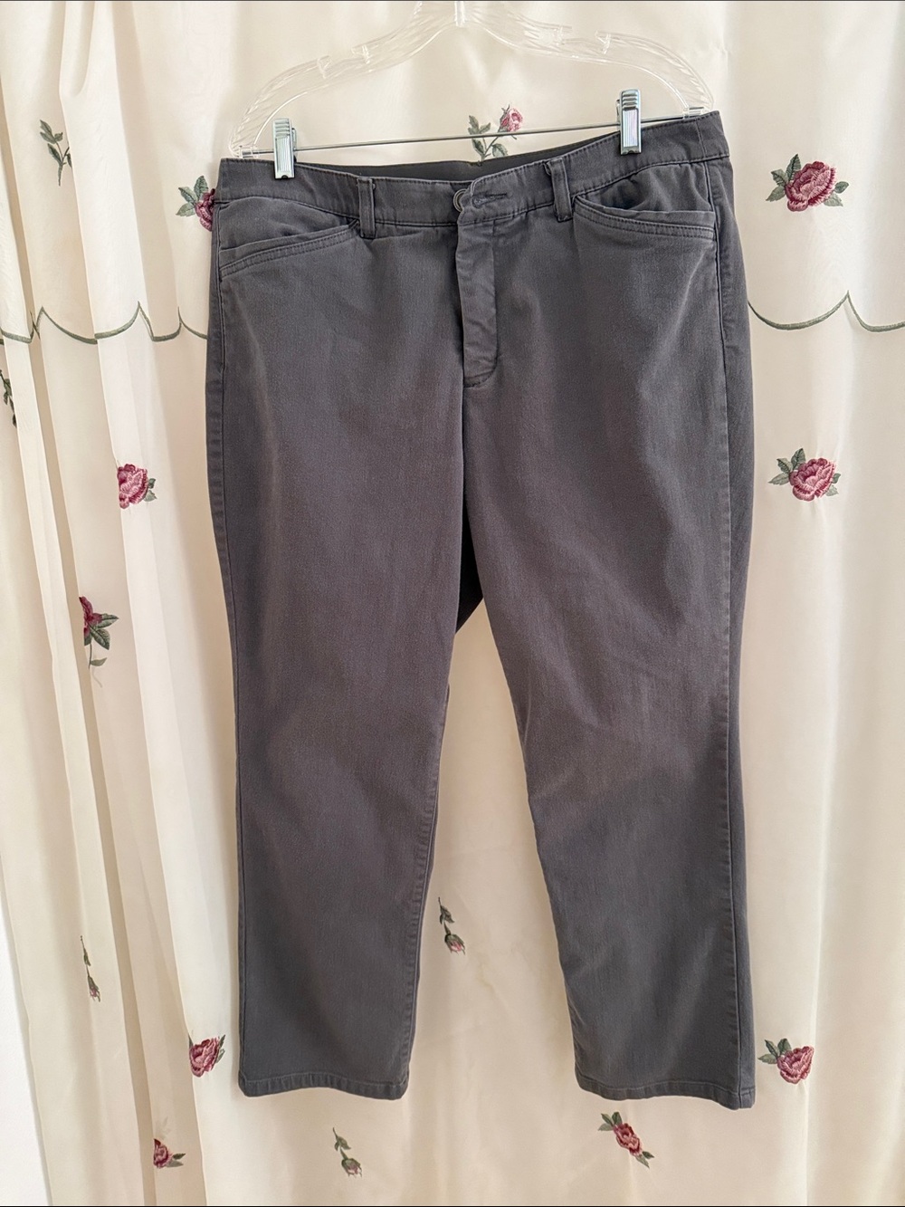 Christopher & Banks Straight Leg Womens Jeans in Charcoal Gray